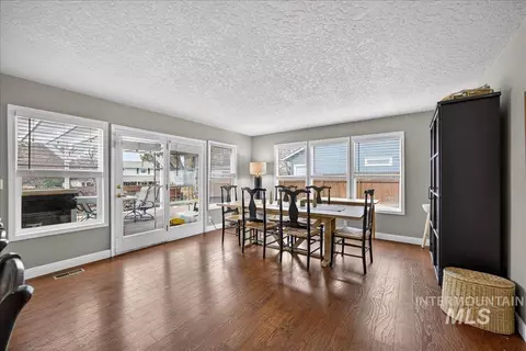 Dining - 1149 N Watson, Eagle, ID 83616 photo 1 of 3