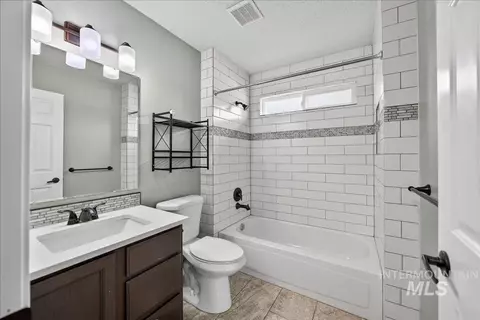 Bath - 1149 N Watson, Eagle, ID 83616 photo 1 of 1