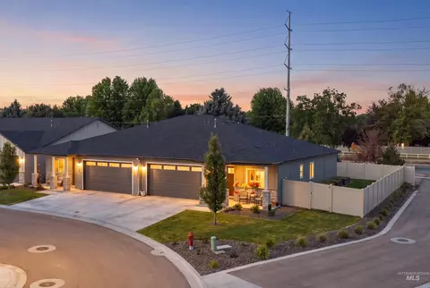 2559 W Sage Ridge Ln, Meridian, ID 83646