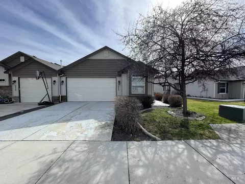 868 S Beaver Creek Way, Emmett, ID 83617