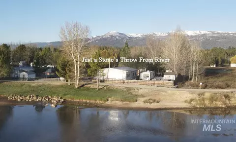 1 3 P St, Cascade, ID 83611