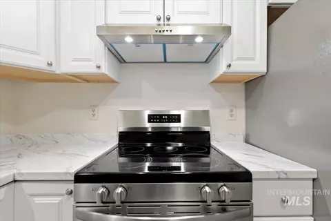 Kitchen - 1448 E Carter Ln, Boise, ID 83706 photo 2 of 2