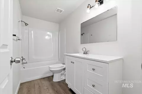 Bath - 1448 E Carter Ln, Boise, ID 83706 photo 2 of 3