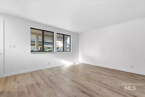 Living - 1448 E Carter Ln, Boise, ID 83706 photo 2 of 2