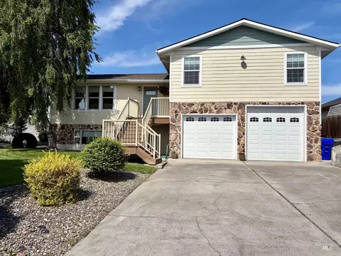 2502 Seaport Dr, Lewiston, ID 83501