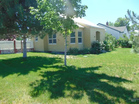 90 NW 5th St, Ontario, OR 97914