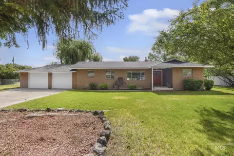 806 Illinois St, Gooding, ID 83330