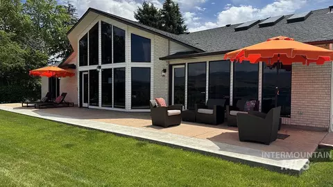 4242 N Mountain View Dr, Boise, ID 83704