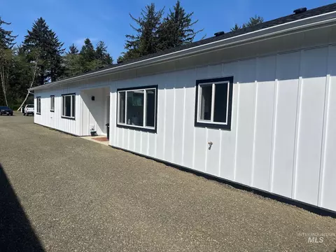1306 Melbourne Ct, Westport, WA 98595