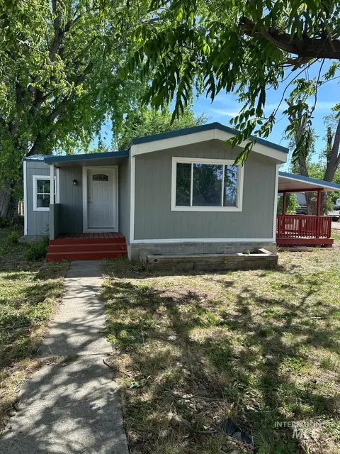 307 W Canal St, New Plymouth, ID 83655