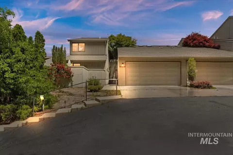 936 E Curling Dr, Boise, ID 83702