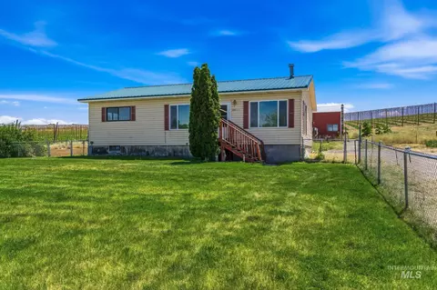 28643 Peckham Rd, Wilder, ID 83676