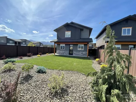 Exterior - 10 North Crk, Cascade, ID 83611 photo 4 of 11