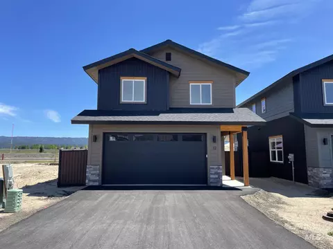 12 North Crk, Cascade, ID 83611