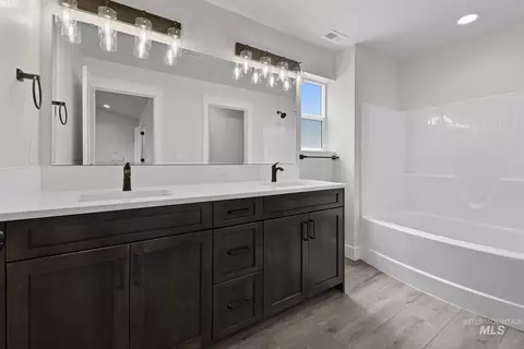 Bath - 322 N 12th St, Parma, ID 83660 photo 3 of 4