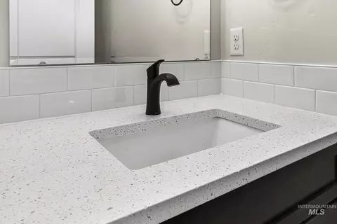 Bath - 322 N 12th St, Parma, ID 83660 photo 2 of 4