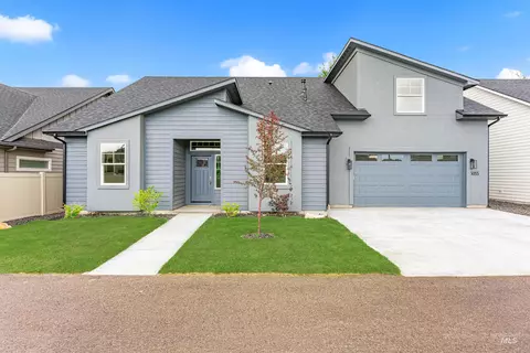 5055 N Pierce Park Ln, Boise, ID 83714
