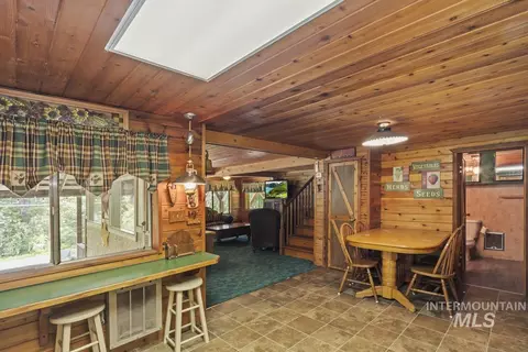 Dining - 567 W Mountain Rd, Cascade, ID 83611 photo 1 of 1