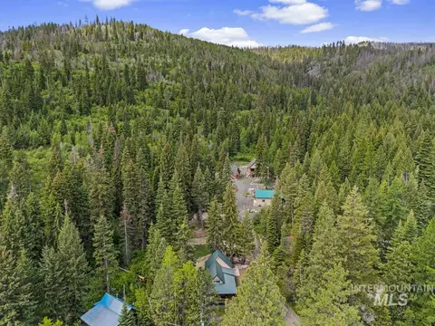 Exterior - 567 W Mountain Rd, Cascade, ID 83611 photo 3 of 10