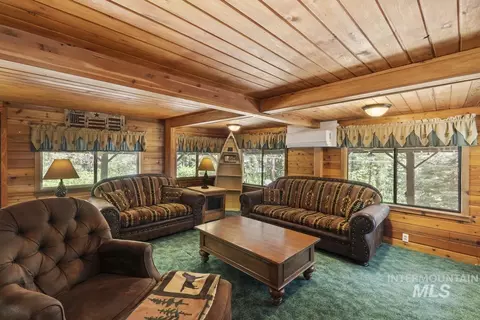 Living - 567 W Mountain Rd, Cascade, ID 83611 photo 2 of 4