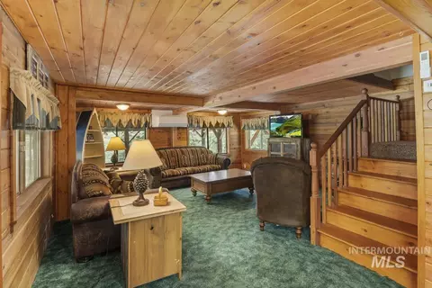 Living - 567 W Mountain Rd, Cascade, ID 83611 photo 4 of 4