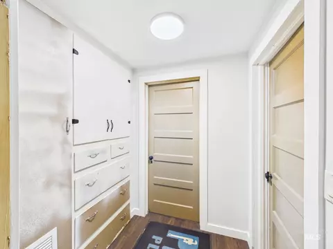 Entry Way - 403 E 4th, Emmett, ID 83617 photo 2 of 2