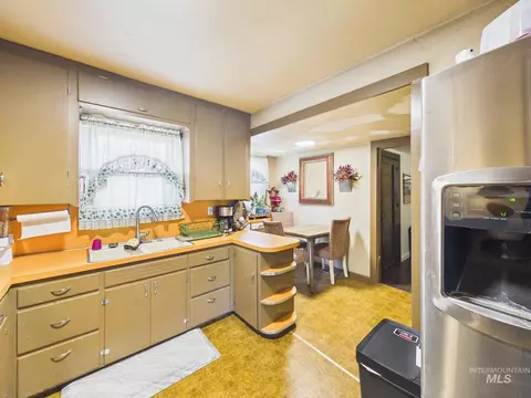 Kitchen - 403 E 4th, Emmett, ID 83617 photo 3 of 4