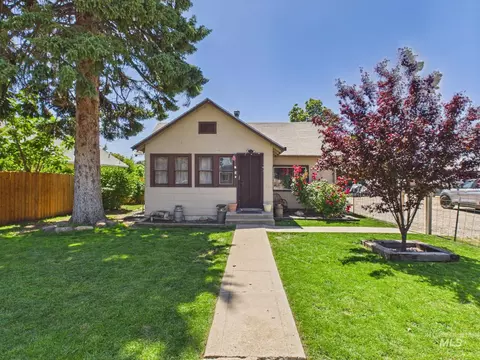 Exterior - 403 E 4th, Emmett, ID 83617 photo 2 of 7