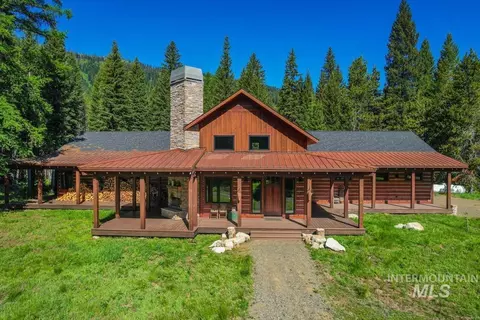2609 W Mountain Rd, Donnelly, ID 83615