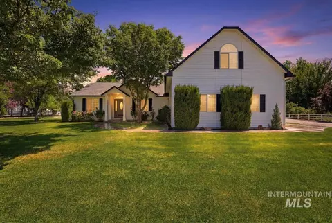 920 N Ashford Ln, Nampa, ID 83687