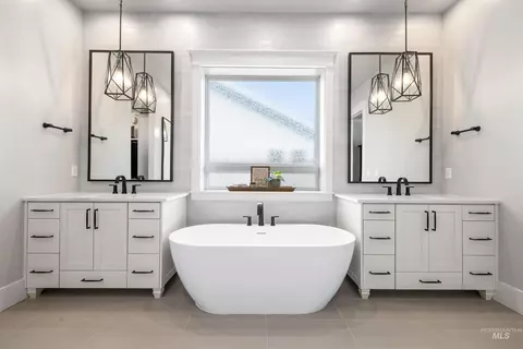 Bath - 5008 W Strant St, Eagle, ID 83616 photo 3 of 7