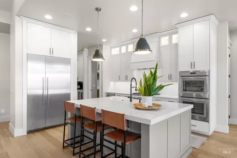 Kitchen - 5008 W Strant St, Eagle, ID 83616 photo 4 of 7