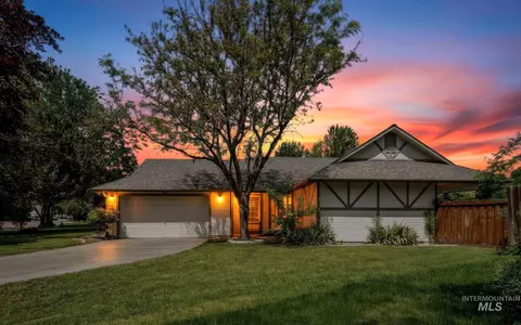 5578 S Alyssum Pl, Boise, ID 83716