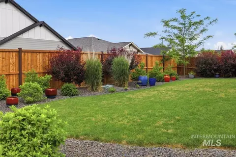Exterior - 11765 S Integrity Ln, Kuna, ID 83634 photo 5 of 9