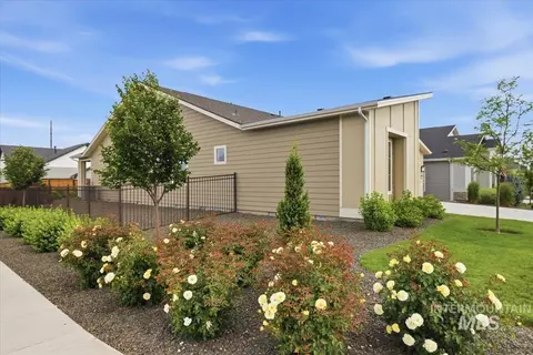 Exterior - 11765 S Integrity Ln, Kuna, ID 83634 photo 8 of 9