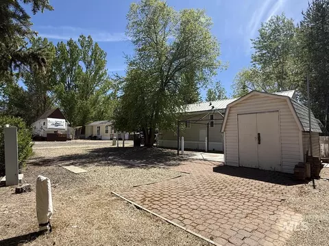48 B St, Cascade, ID 83611 photo 2