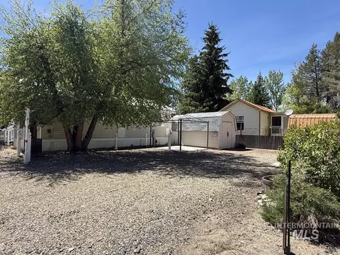 48 B St, Cascade, ID 83611