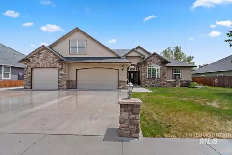 2164 NE Onati Ave, Mountain Home, ID 83647