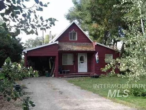 318 E Camas Ave, Fairfield, ID 83327