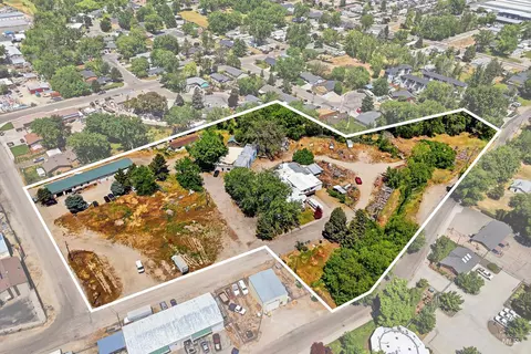200 E 46th Pl, Garden City, ID 83714