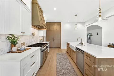 Kitchen - 4185 W Strant Dr, Eagle, ID 83616 photo 5 of 10