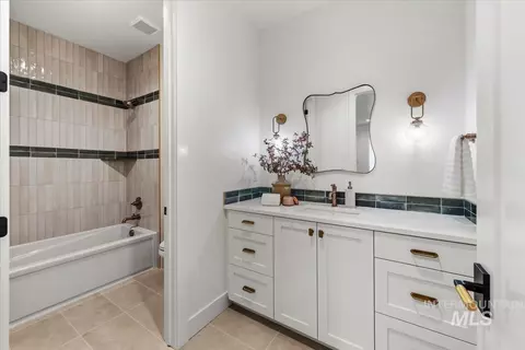 Bath - 4185 W Strant Dr, Eagle, ID 83616 photo 4 of 5