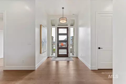 Entry Way - 993 S Waning Ln, Eagle, ID 83616 photo 1 of 4
