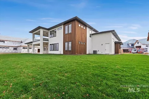 Exterior - 993 S Waning Ln, Eagle, ID 83616 photo 5 of 6