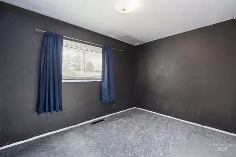 Bedroom - 320 E 23rd Dr, Burley, ID 83318 photo 3 of 3