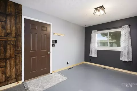 Entry Way - 320 E 23rd Dr, Burley, ID 83318 photo 1 of 1