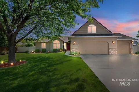 54 N Poplar Forest Pl, Nampa, ID 83651