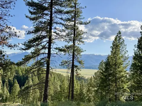 18 Tito Trl, Cascade, ID 83611