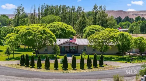 760 S Jade Way, Hammett, ID 83627