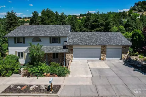 1982 E Roanoke Dr, Boise, ID 83712